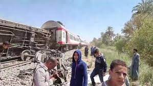 لقي 32 مصرياً على الأقل مصرعهم وأصيب العشرات في حادث تصادم قطارين في محافظة سوهاج جنوبي مصر، اليوم الجمعة. Dv8twr0j8jvwrm