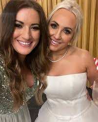 Elaine Ireland's Instagram, Twitter & Facebook