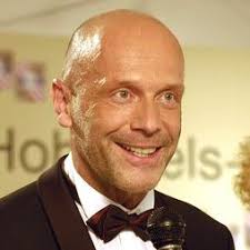 Der Fahnder Cast & Crew