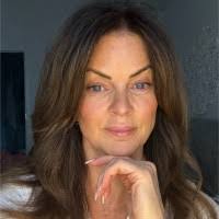 1900+ "Leanne" profiles