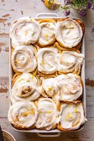 If your cream cheese and butter are cold, it won't cream well. Kmirxng Cdgkqm