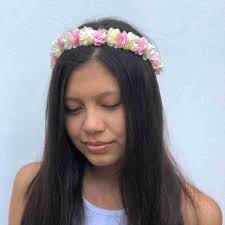 Corona Beige y Rosado con Flores con Perlas Belén