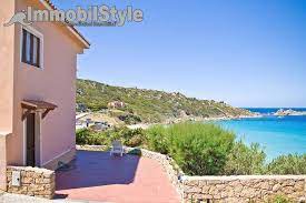 Appartamento in affitto santa teresa gallura ss santa teresa gallura mappa luminoso bilocale al piano primo composto da ampio soggiorno con angolo cottura, 1 camera matrimoniale, 1 bagno con doccia, una terrazza panoramica.corredato di frigo piccolo e lavatrice.si trova nella parte piu alta di via capo testa, in. Casa Sulla Spiaggia Case In Affitto A Santa Teresa Gallura Sardegna Italia