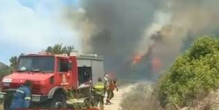 Μεγάλη φωτιά στην κάρυστο ξέσπασε στις 5 το πρωί. W5m8llyukok4em