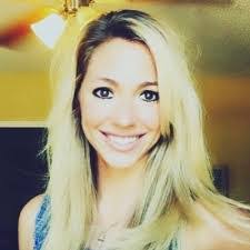 Laurie Tarr's Instagram, Twitter & Facebook