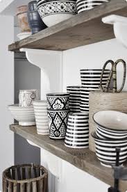 Ne pouvant pas percer le mur de la cuisine (location et crépi) mon homme a bricolé cette étagère, installé une créd. 10 Cuisines Avec Des Etageres Ouvertes Frenchy Fancy