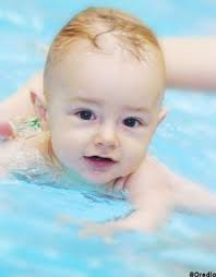 Les Bebes Nageurs Ca Marche Toujours Elle