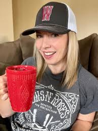 Watch Me Unintentionally Turn a Home Tour Into a 'Favorite' Count