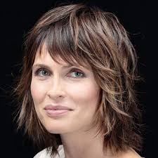 Dai wavy bob al caschetto scalato dai tocchi retrò, ecco i tagli capelli medi autunno inverno 2022 di tendenza in 160 immagini. Tagli Capelli Medi Inverno 2020 Tagli Capelli Spettinati Capelli Capelli Castani Medi