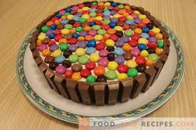 Deze taart is een wat langere en uitgebreidere sinner sunday dan jullie gewend zijn. Wir Bereiten Den Kuchen Zuhause Zu Unserem Geburtstag Vor Foto Rezepte Fur Verschiedene Hausgemachte Geburtstagstorten