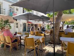 Tempo em faro (algarve) em novembro 2021. Esplanada Exterior Para Uma Agradavel Refeicao Sentindo Ao Mesmo Tempo O Pulsar Da Baixa De Faro Bild Von Restaurante 2 Irmaos Faro Tripadvisor