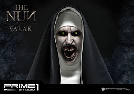 Valak is the overall main antagonist of the conjuring universe, serving as the overarching antagonist of the 2013 horror film the conjuring, the main antagonist of the conjuring 2 and the nun, the overarching antagonist of annabelle: Actionfilmfigurenstatues Nun The