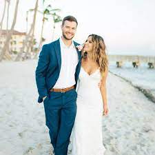25 trendy and beautiful beach wedding hairstyles beach wedding hairstyle for long hair. 23 Beach Wedding Hairstyle Ideas