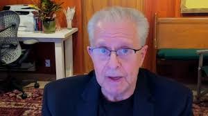 Lowell Elliott's Instagram, Twitter & Facebook