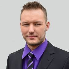 Robert Knippel's Instagram, Twitter & Facebook