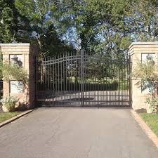 The gate is designed to span a 50 opening. Residential Aluminum Fences Greatfence Com
