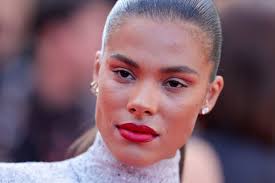 Red Velvet Makeup Is Every Bit as Delicious as It Sounds