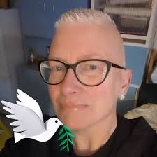 Priory middle School Queens Rd . Mr Jones class about 1978 . Any recognize  themselves?