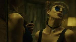 Dicho esto, los fanáticos de la casa de papel ya están especulando sobre lo que se puede esperar de la nueva temporada, ya que uno de sus mayores misterios tendrá que resolverse. Sunglasses Ray Ban Worn By Tokio Ursula Corbero In The Casa De Papel S01e09 Spotern