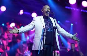 Así luce Oscar D'León a sus 80 años: el hombre que pasó de mecánico y taxista a convertirse en “El sonero del mundo” y primer cantautor venezolano en obtener un Grammy |