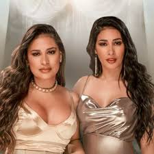 Simone & simaria é uma dupla de cantoras e compositoras formada pelas irmãs simone mendes rocha diniz e simaria mendes rocha escrig. Simone E Simaria Simoneesimaria Video Instagram Story From January 14 2020 At 6 22 Pm Stories Db