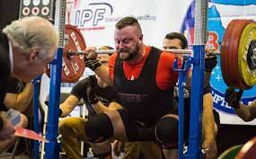 If you're ready to start a powerlifting program, there are things to consider before you begin. How To Start Powerlifting A Beginner S Guide Powerliftingtechnique Com