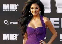 Born nicole prescovia elikolani valiente; Nicole Scherzinger Hides Heartache From Work