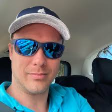 Where to put the fuzz in a guitar effects chain?