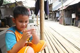 Pengguna media sosial dikalangan remaja memberikan pengaruh langsung baik positif maupun negativ. Hidup Kita Di Dunia Daring Unicef Indonesia