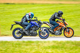 Latest duke 390 2021 available in 1 variant(s). Ktm 390 Duke Gegen Yamaha Mt 03 Vergleich A2 Nakedbikes