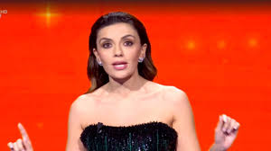 Città roma altezza 1.70 occhi azzurri capelli biondi lingue inglese, francese, spagnolo Serena Rossi Costretta A Fermarsi Il Pubblico Non Sara Contento Ma La Decisione E Inevitabile