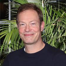 Alexander Kremer's Instagram, Twitter & Facebook