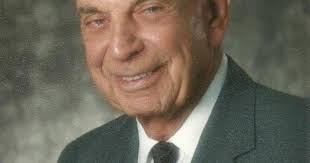 Former bank president, governor's chief of staff Roth Schleck dies at 97