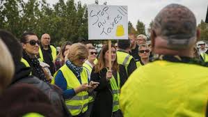 Le blocage des raffineries a été initié par la fnsea, principal syndicat agricole, et les jeunes agriculteurs (ja), en réaction contre l'importation de produits agricoles ne respectant pas, selon eux. Elysee Raffineries Aeroports Le Plan Des Gilets Jaunes Pour Faire Plier Macron