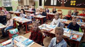 Sbalte tam přezůvky, pastelky a to bude nejspíš stačit. Muj Prvni Skolni Den Zakladni Skola A Materska Skola Prostejov Melantrichova 60