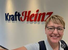 2025 has been one of the most transformative, exciting and challenging  years of my life. I turned 40 and made some big moves! I wrapped up two  years of MBA coursework with