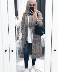 Uploaded By My Beautiful World Find Images And Videos About Shoes Woman And Iphone On We Heart It Hijabi Outfits Casual Hijabi Fashion Casual Hijab Fashion