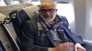 وكتب أشرف السعد، تغريدة على موقع التغريدات القصيرة «تويتر» قال فيها: Ø§Ù„Ø£Ù‚Ø¨Ø§Ø· Ù…ØªØ­Ø¯ÙˆÙ† Ø£Ø´Ø±Ù Ø§Ù„Ø³Ø¹Ø¯ ÙŠÙ†ÙÙŠ Ù…Ù†Ø¹Ù‡ Ù…Ù† Ø§Ù„Ø³ÙØ± Ø£Ù†Ø§ Ø¨ØªØºØ¯Ù‰ Ø¹Ù†Ø¯ Ø£Ø®ØªÙŠ ÙˆÙ…Ø±ÙˆØ­ØªØ´ Ù†Ø§Ø­ÙŠØ© Ø§Ù„Ù…Ø·Ø§Ø±