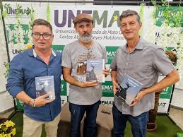 Lan&ccedil;amento do livro "Pensamentos Po&eacute;ticos" Um livro para ser lido com calma  - ou devorado de uma vez s&oacute;!✍️📚🥰