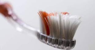 Bao lâu thay đầu bàn chải điện? Cách thay đầu bàn chải điện Colgate