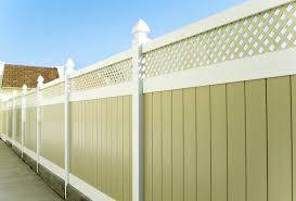 Fence topper is coming with a variety of model and materials that certainly add the perfectly fence with applying the fence toppers, surely, your fence is getting the adorable and stunning design. 55 Lattice Fence Design Ideas Pictures Popular Types Designing Idea
