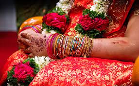Planning A Baby Shower Here Are 15 Great Return Gifts For Valaikappu Or Seemantham Ceremony And Some Fun Ideas For The Function In 2020