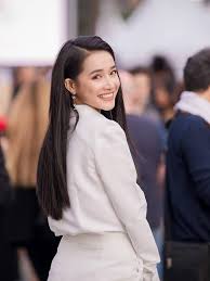 Nhã phương làm mới bản thân với kiểu tóc ngắn trẻ trung, hiện đại. Chan Toc Ä'en Qua An Toan Nha PhÆ°Æ¡ng Hiáº¿m Hoi Thay Ä'á»•i Kiá»ƒu Toc Chá»©ng Minh Nhan Sáº¯c Ngay Cang ThÄƒng Háº¡ng