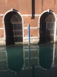 Pin By Elenh Kioyrtsidoy On Venezia Incredible Places Venice Italy