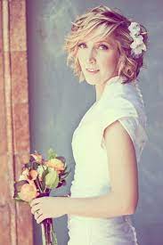 Look Later Cute Bob And Shows Groom In Tux 35 Short Wedding Hairstyles For Women Cutehair Wedding Hairstyles For Women Short Wedding Hair Curly Wedding Hair
