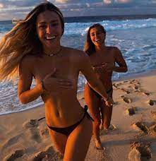 Beach pair : r/HappyEmbarrassedGirls