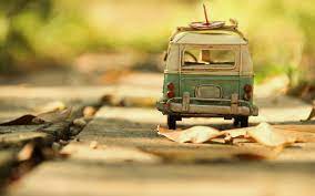 Old Toy Car On The Road Cars And Other Vehicles Wallpapers Hd Wallpaper Download For Ipad And Iphone Wi Frases De Deus Frases Religiosa Frases De Motivacao