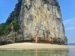 It has weather similar to the north coast of california. 15 Awesome Things To Do In Cat Ba Island Vietnam The Whole World Or Nothing