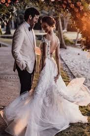 Stylish modern glam spanish wedding this gorgeous couple went for a modern glam wedding in spain having an unforgettable wedding day is high on everyone's priority list, choosing a fabulous venue, surrounding themselves by family and friends and then adding your personality to the day with immense wedding decor and details. Spanish Wedding Makeup Saubhaya Makeup