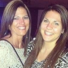 Wendy Knuth's Instagram, Twitter & Facebook